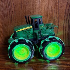 John Deere Green and Yellow Tractor Toy with Dual Rear Light Up Wheels